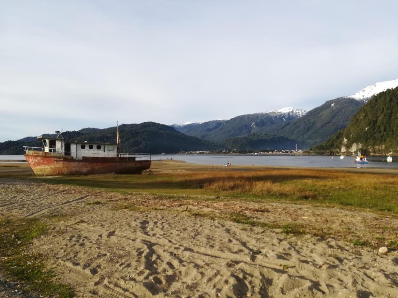 Profe Nelson Puerto Cisnes Exterior photo